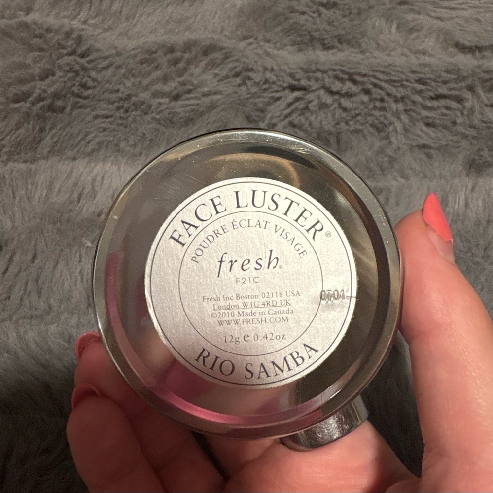 Fresh Face Luster Radiant Powder — Rio Samba - Picture 5 of 5
